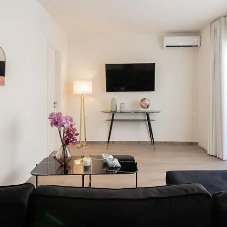 Apartment Blush & Crema *