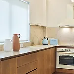 Blush - Crema - Leopard Apartments *