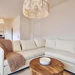 Blush - Crema - Leopard Apartments *