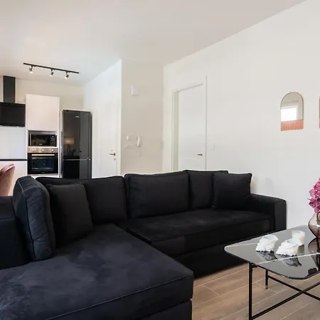 Blush & Crema Zakynthos stad